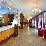 比安奇酒店 比比翁